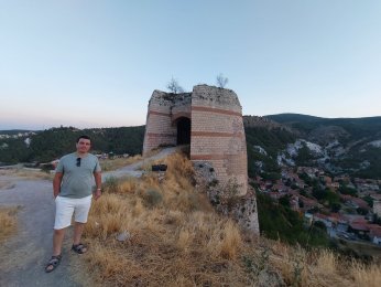 TARİHLE MANZARANIN BULUŞTUĞU YER: KÜTAHYA KALESİ