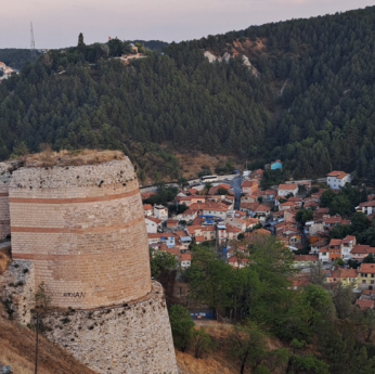 TARİHLE MANZARANIN BULUŞTUĞU YER: KÜTAHYA KALESİ