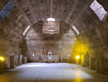 SESSİZ İHTİŞAM: AİZANOİ