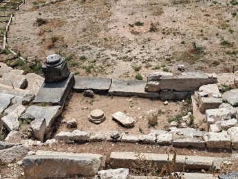 SAHNESİ ESKİMEYEN HİKAYE: AİZANOİ TİYATROSU