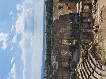 SAHNESİ ESKİMEYEN HİKAYE: AİZANOİ TİYATROSU