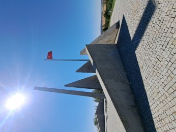 ZAFERİN YÜKSELDİĞİ TEPE : ZAFERTEPE ANITI