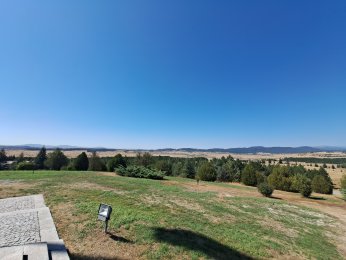 ZAFERİN YÜKSELDİĞİ TEPE : ZAFERTEPE ANITI