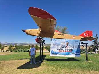 ZAFERİN YÜKSELDİĞİ TEPE : ZAFERTEPE ANITI