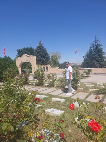 HER TAŞIYLA VATAN KOLAY KAZANILMADI DİYEN ŞEHİTLİK: DUMLUPINAR