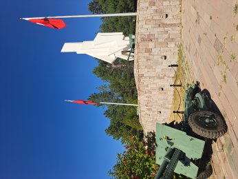 SADE BİR İLÇE ŞANLI BİR TARİH: DUMLUPINAR