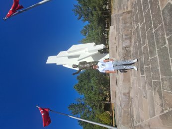 SADE BİR İLÇE ŞANLI BİR TARİH: DUMLUPINAR