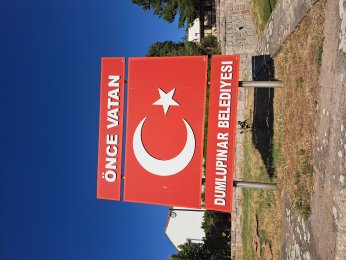 SADE BİR İLÇE ŞANLI BİR TARİH: DUMLUPINAR