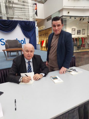 GAZETECİ YÜKSEL ERCAN'DAN KİTAP İMZA GÜNÜ