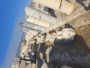 KENDİ BAŞINA BİR DÜNYA: LAODİKYA ANTİK KENTİ