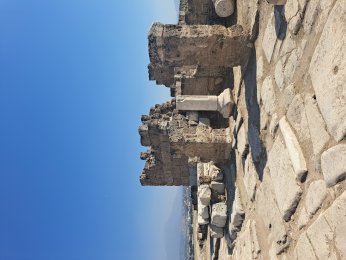 KENDİ BAŞINA BİR DÜNYA: LAODİKYA ANTİK KENTİ