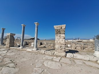 KENDİ BAŞINA BİR DÜNYA: LAODİKYA ANTİK KENTİ