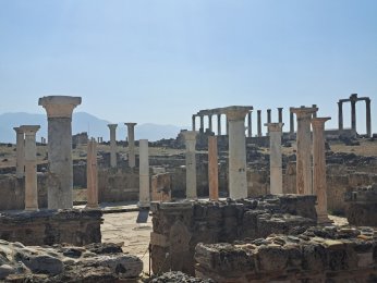 KENDİ BAŞINA BİR DÜNYA: LAODİKYA ANTİK KENTİ