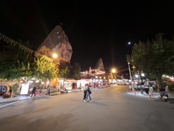 GÖREME'DE AKŞAMIN IŞIL IŞIL HALİ
