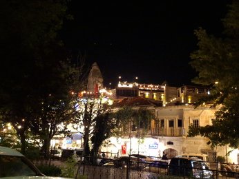 GÖREME'DE AKŞAMIN IŞIL IŞIL HALİ