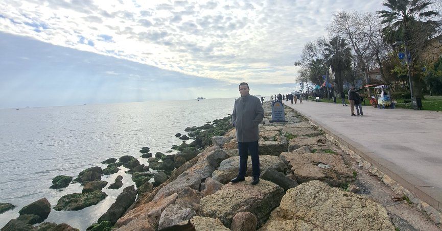 KALE GÖLGESİNDE DENİZLE BULUŞMA: ESKİHİAR SAHİLİ