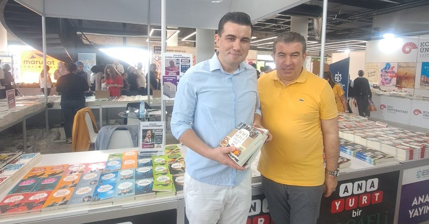 MUSTAFA ANAYURTLU'YA KİTAP FUARINDA ZİYARET